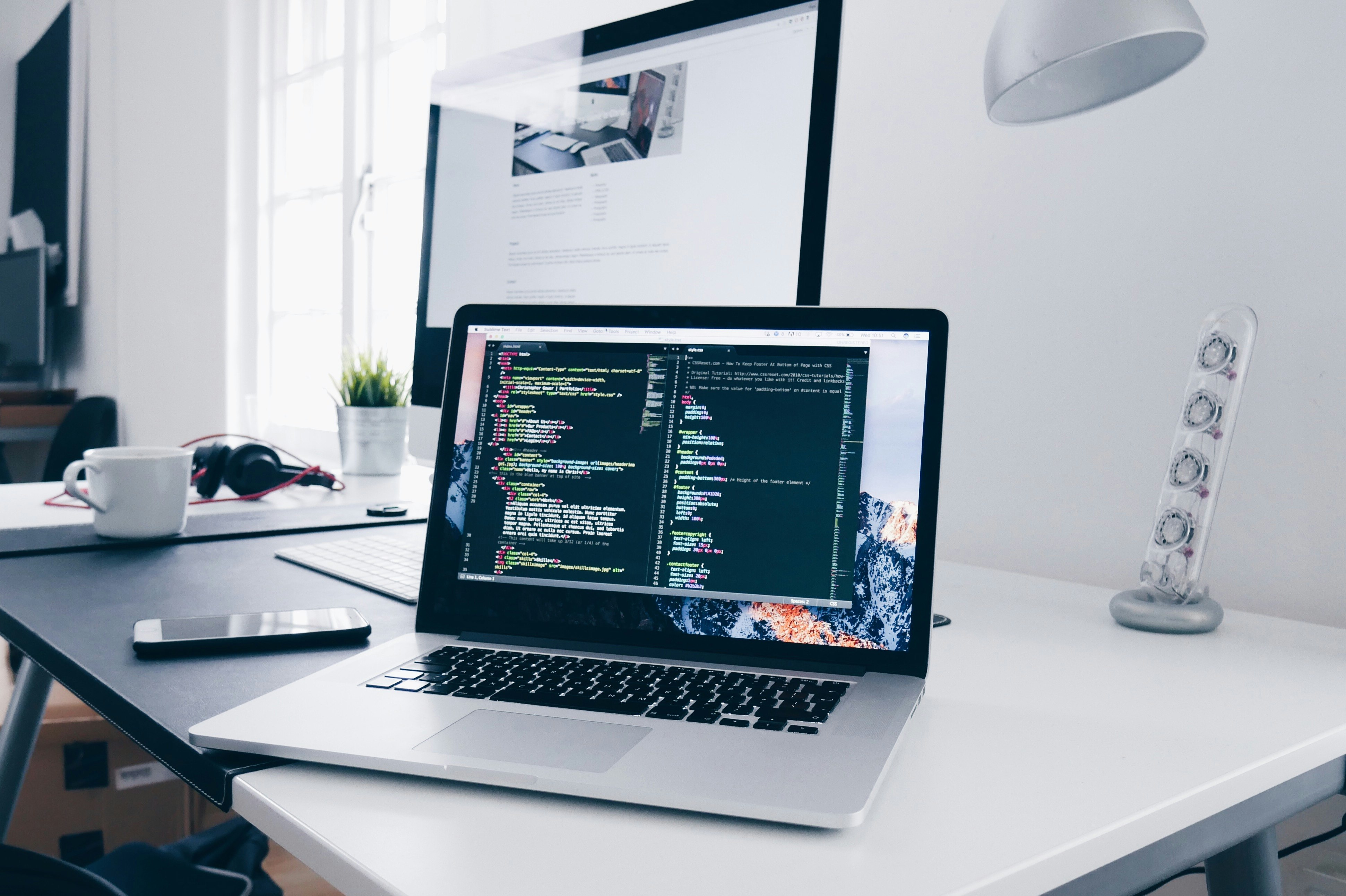 Espace de travail moderne d'un développeur